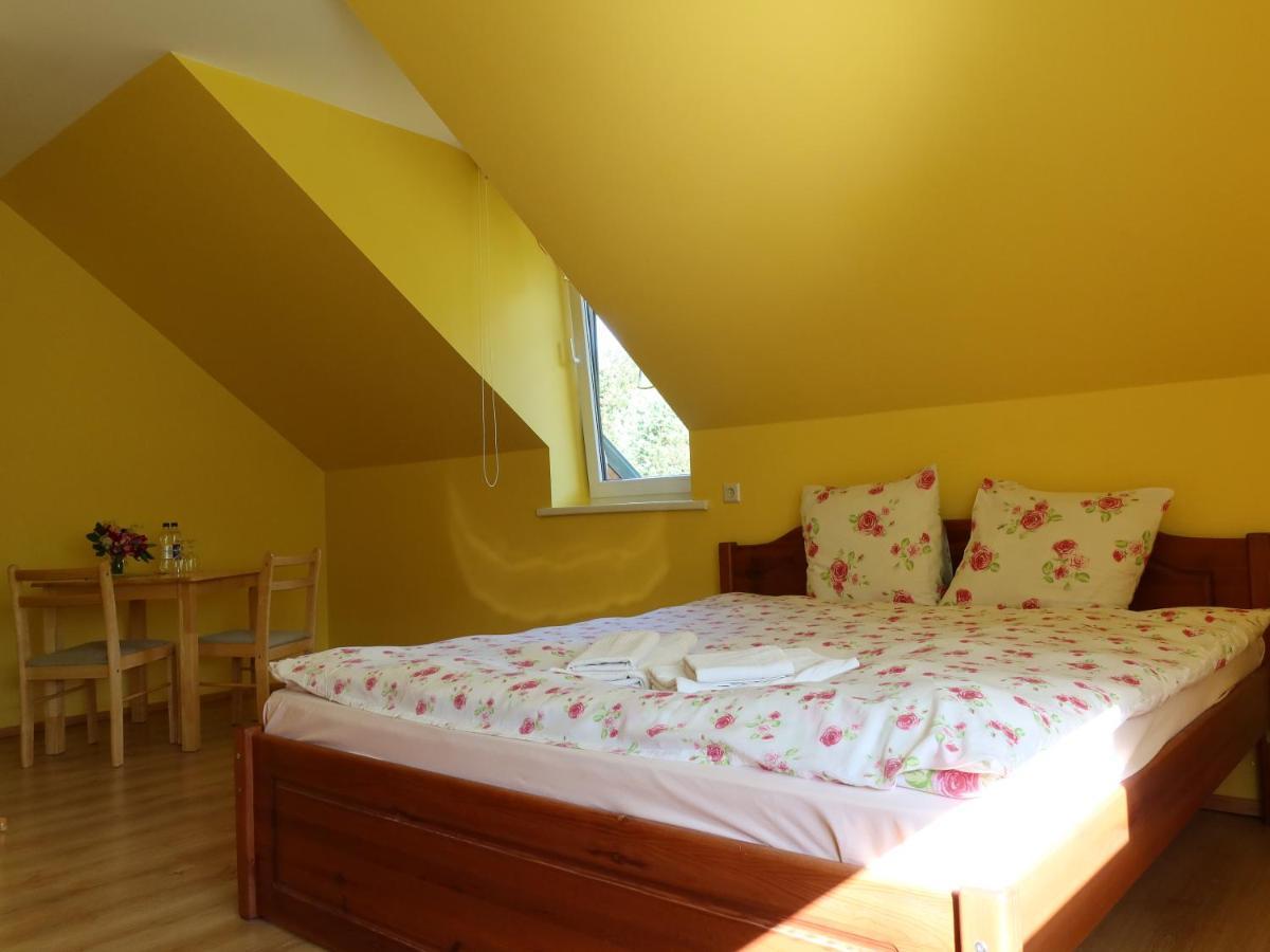 Hotel Dizpriedes à Kandava Extérieur photo
